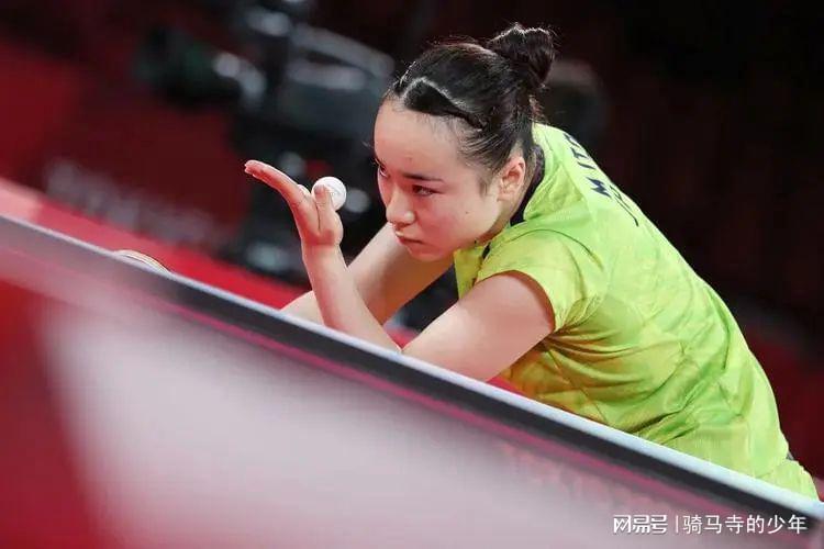 球划出抛物 球划出抛物